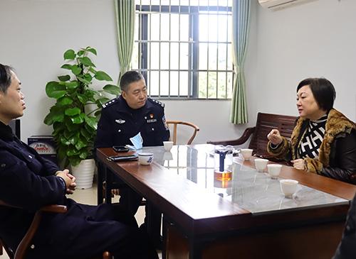 增强党建共建，，，亲近警企关系